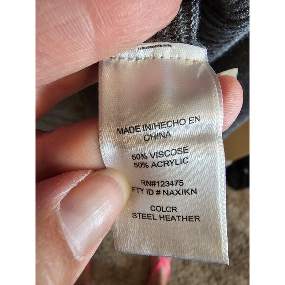 Adrienne Vittadini grey Cowl Neck sweater size small - Picture 6 of 8